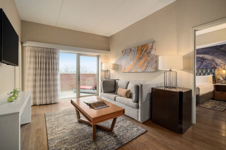 Hotel Indigo Naperville Riverwalk photo 4
