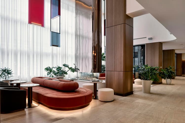 Vogue Hotel Montreal Downtown, Curio Collection By Hilton photo 3
