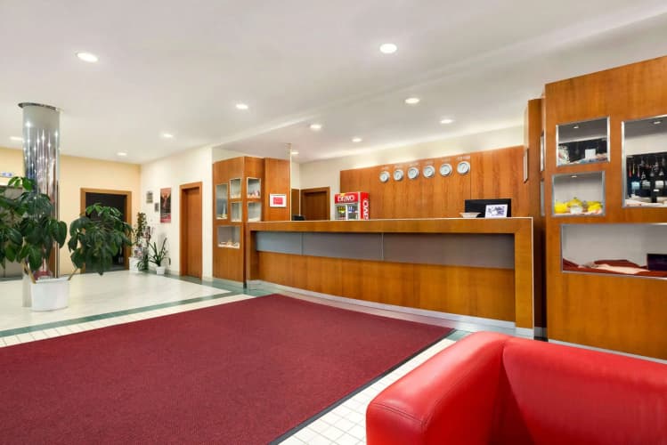 Ramada by Wyndham Airport Prague photo 3