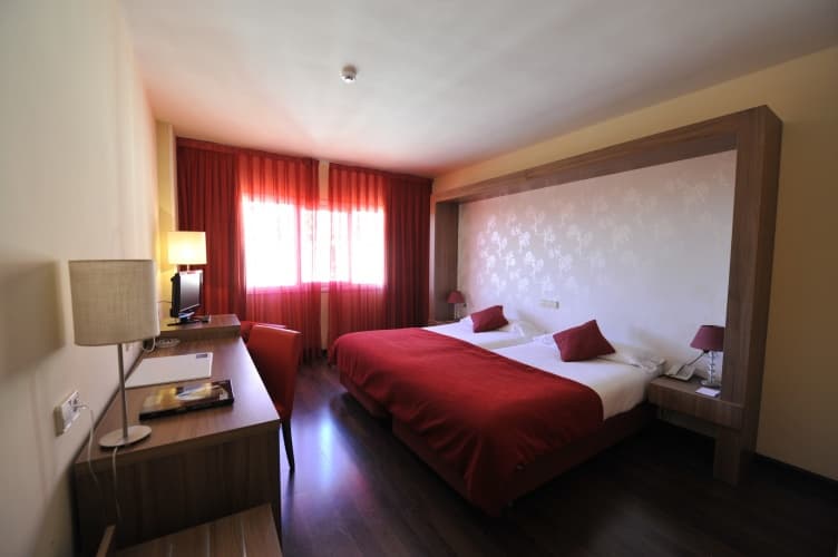 Hotel Puerta de Segovia photo 4