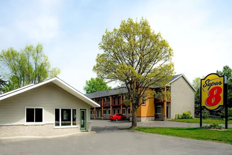 Super 8 By Wyndham Kingston, photo 2