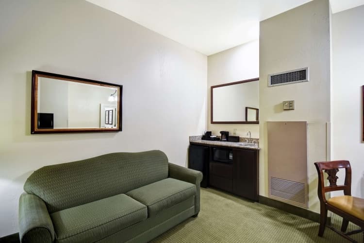 Embassy Suites by Hilton Charleston Historic District photo 2