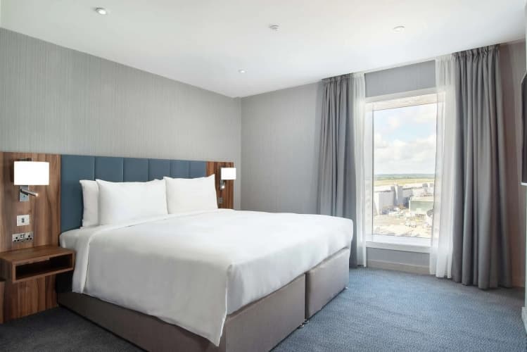 Hilton Garden Inn London Heathrow Terminals 2 & 3, photo 5