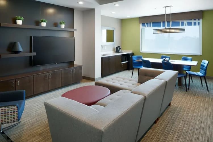 Holiday Inn Exp & Sts-Cincinnati North - Liberty W, photo 4