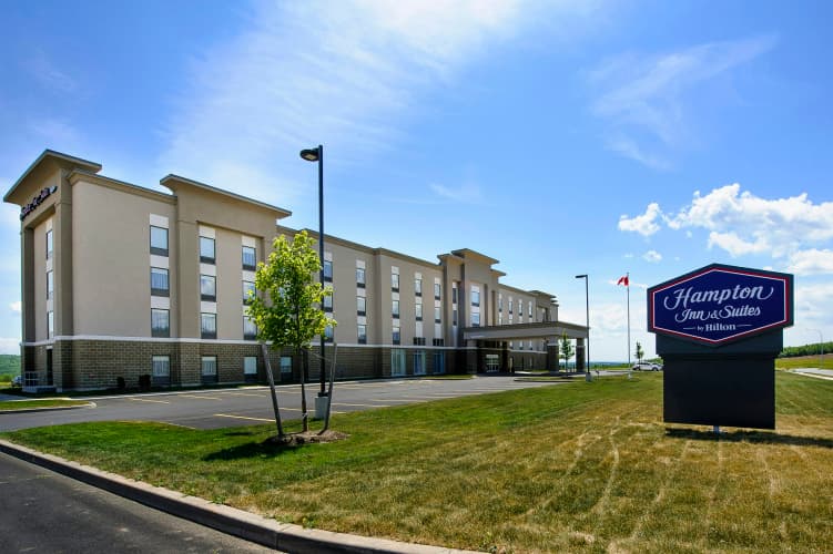 Hampton Inn & Suites by Hilton Truro photo 2