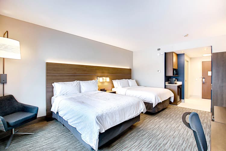 Holiday Inn Express & Suites Calgary Airport Trail NE photo 5