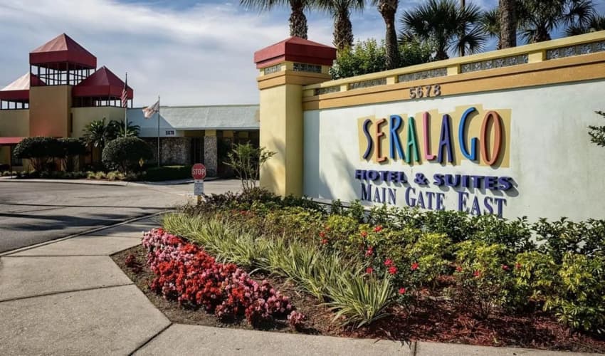 Seralago Hotel & Suites Main Gate East photo 2