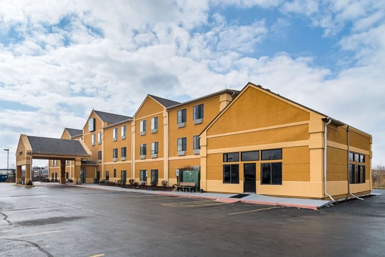 Quality Inn & Suites, photo 2