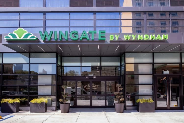 Wingate by Wyndham Long Island City, photo 2