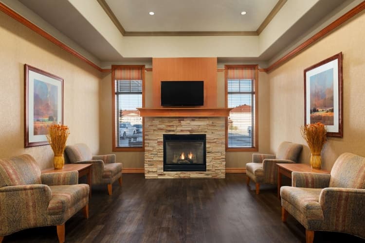 Days Inn & Suites By Wyndham Edmonton Airport, photo 3