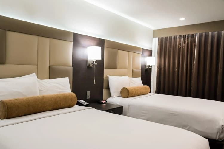 Hotel Xilo Glendale photo 5