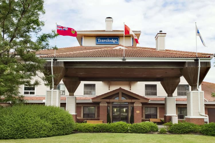 Travelodge by Wyndham Oshawa Whitby photo 2