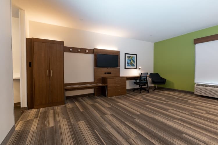 Holiday Inn Express & Suites Edmonton SW - Windermere photo 4