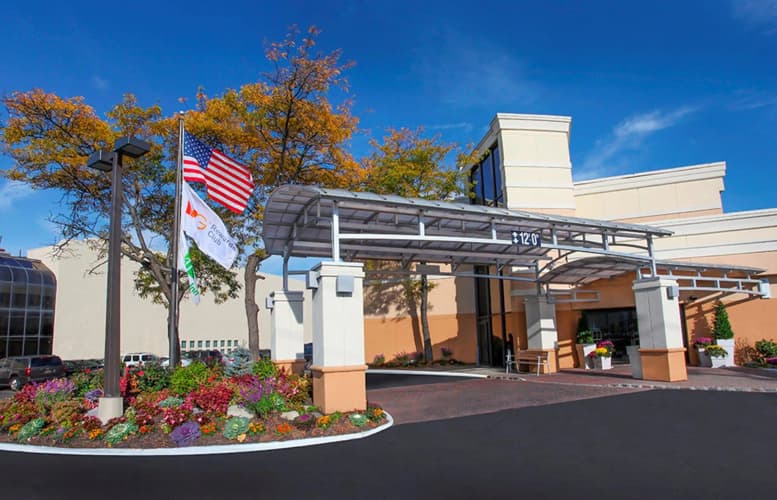 Holiday Inn Westbury - Long Island photo 2