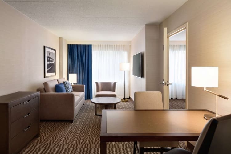 Embassy Suites by Hilton Boston at Logan Airport photo 5