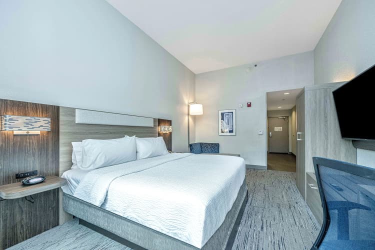 Holiday Inn Express And Suites Charleston Arpt Con photo 4