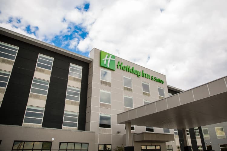 Holiday Inn & Suites Calgary South - Conference Center photo 2