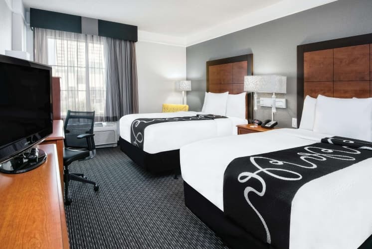La Quinta Inn & Suites by Wyndham San Antonio Riverwalk, photo 5