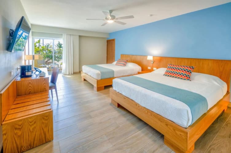 Coral Costa Caribe Beach Resort photo 5