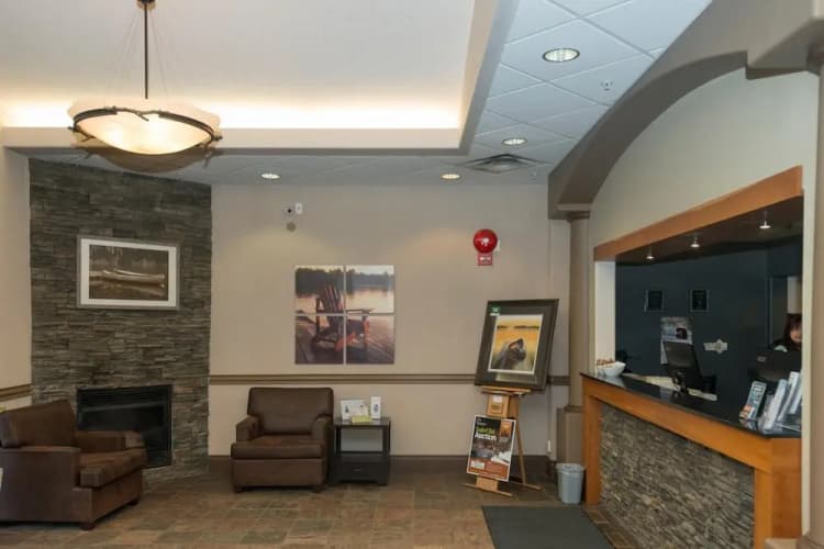 Lakeview Inn & Suites Fort Saskatchewan, photo 3