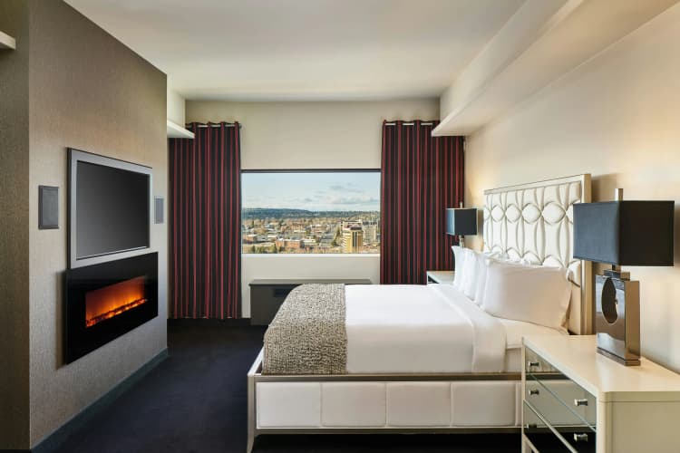 The Davenport Grand, Autograph Collection photo 3
