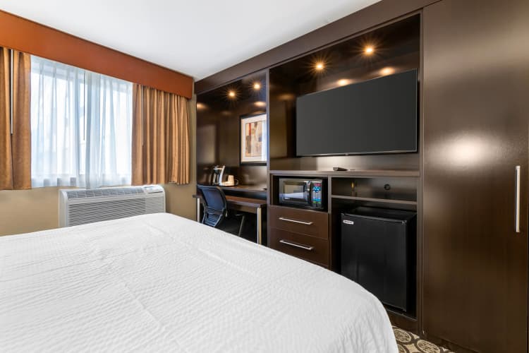 Best Western Plus InnTowner Madison photo 5