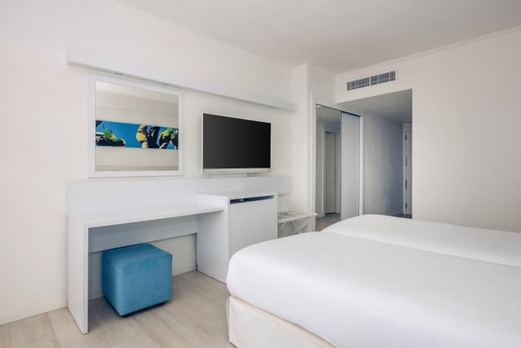 Iberostar Waves Bouganville Playa photo 5