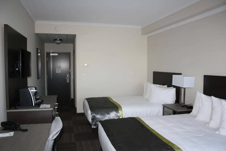 Crossroads Inn & Suites photo 4
