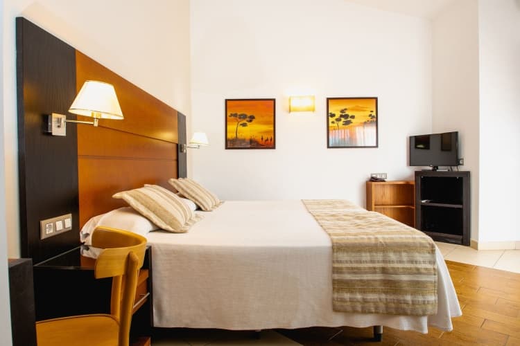 HL Miraflor Suites Hotel photo 5