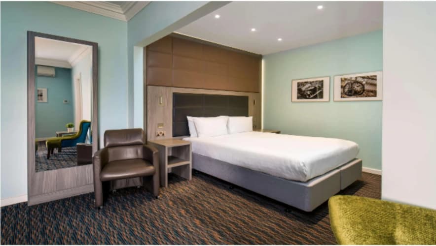 London Chigwell Prince Regent Hotel, BW Signature Collection photo 5