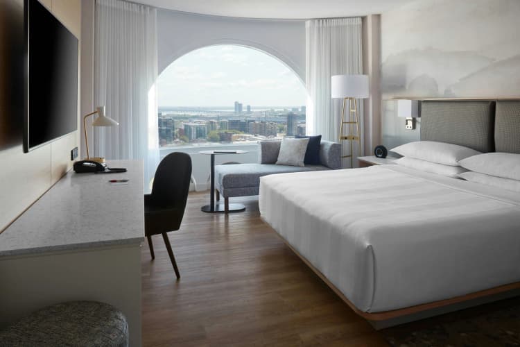 Marriott Chateau Champlain photo 5