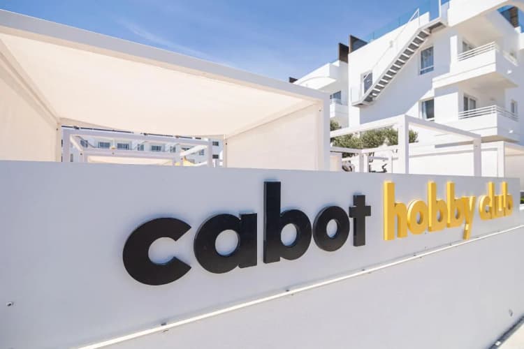 Cabot Hobby Club Apartments photo 2