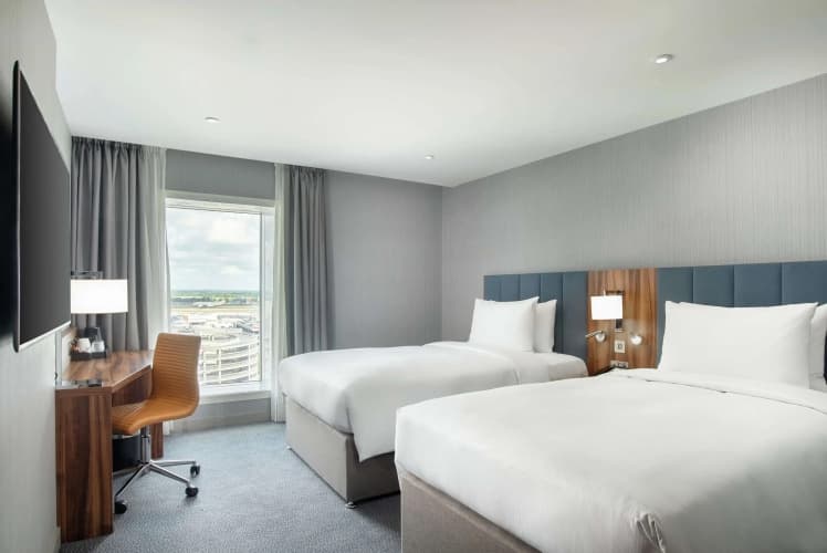 Hilton Garden Inn London Heathrow Terminals 2 & 3, photo 4