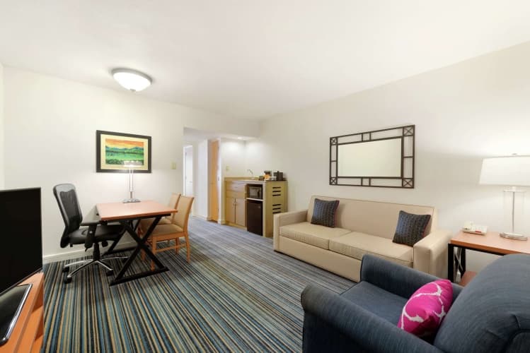 Embassy Suites by Hilton Dorado del Mar Beach Resort photo 5