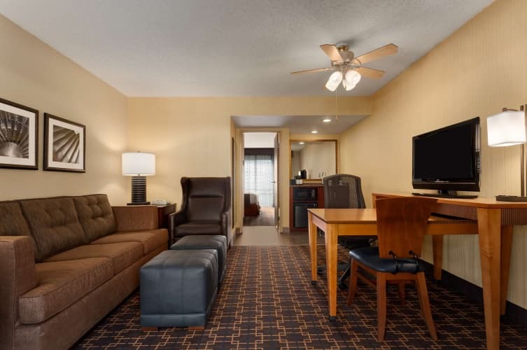 Embassy Suites by Hilton LAX International Airport South, photo 5