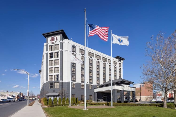 DoubleTree by Hilton Boston Logan Airport Chelsea photo 2