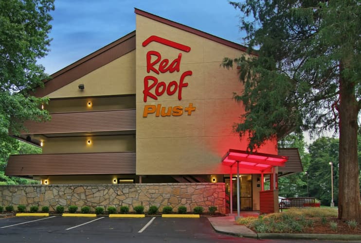 Red Roof PLUS+ Atlanta - Buckhead photo 2