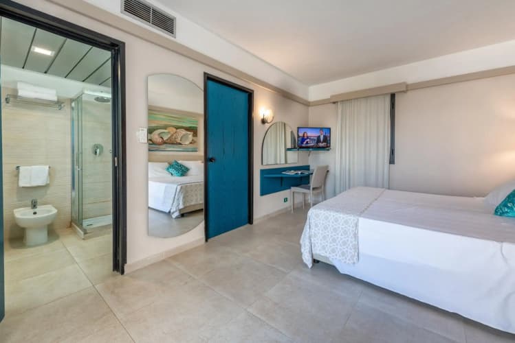 Acacia Marina (Adults Only) photo 5