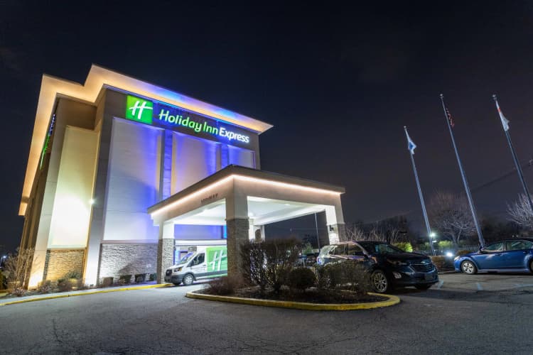 Holiday Inn Express Newark Airport - Elizabeth photo 2