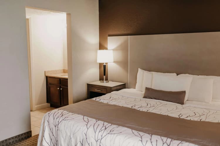 Eastland Suites Hotel & Conference Ctr, Trademark By Wyndham photo 2
