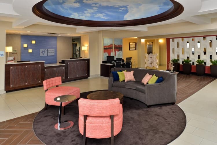 Holiday Inn Express & Suites Tampa Airport, photo 3