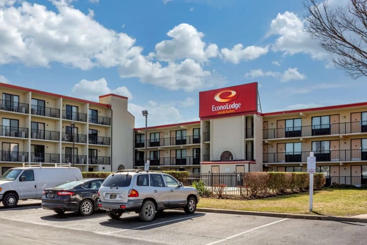 Econo Lodge Inn & Suites Resort - Rehoboth Beach photo 2