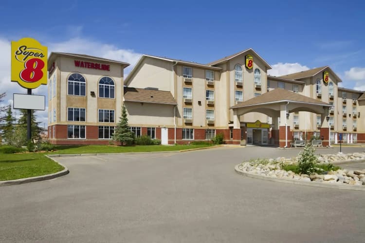 Super 8 By Wyndham Fort St. John Bc photo 2