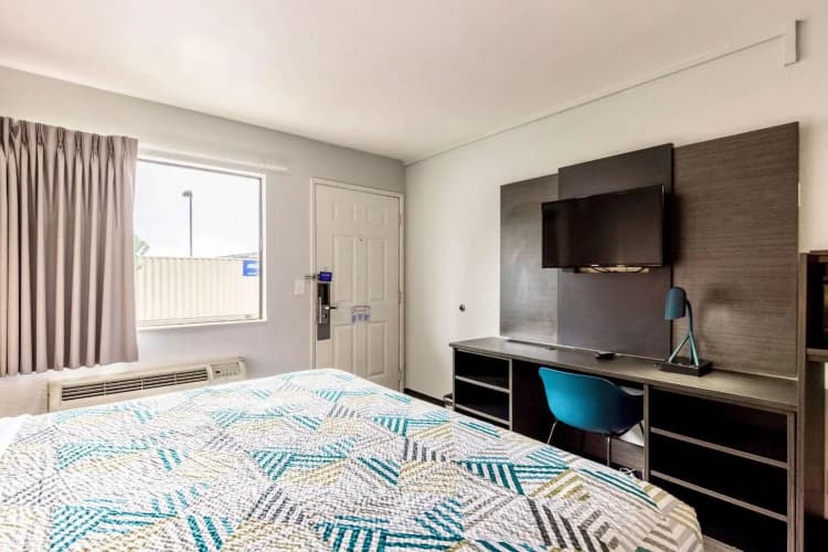 Motel 6 Carlsbad East photo 4