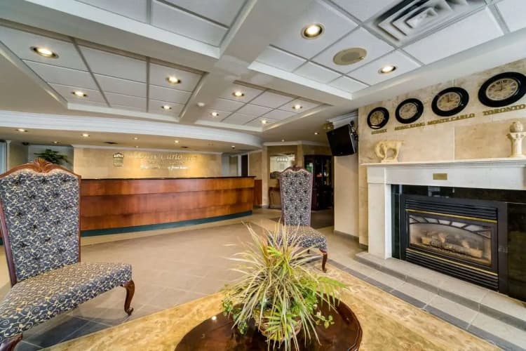 Monte Carlo Inn Oakville Suites, photo 3