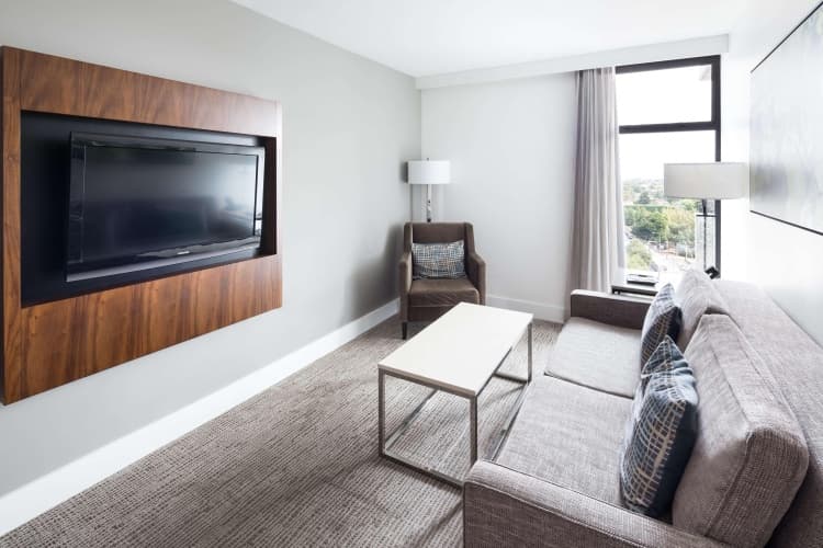 DoubleTree by Hilton Hotel & Suites Victoria photo 2