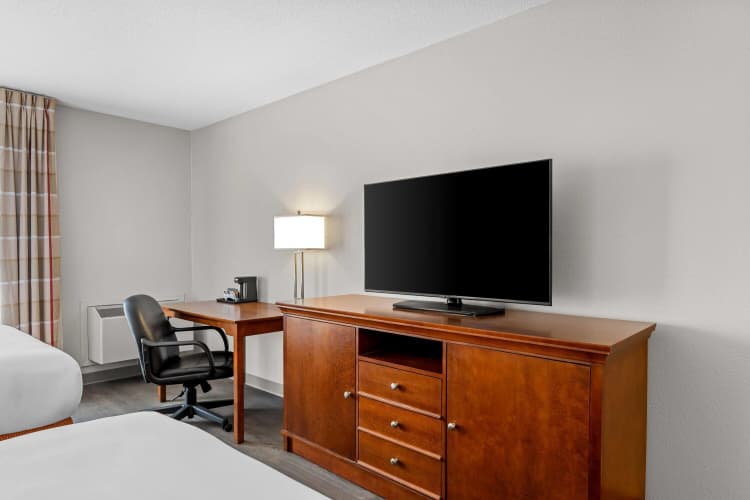 Travelodge Suites By Wyndham Regina / Eastgate Bay photo 4