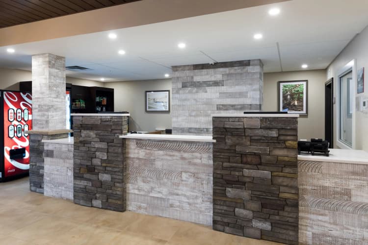 Ramada by Wyndham Revelstoke photo 3