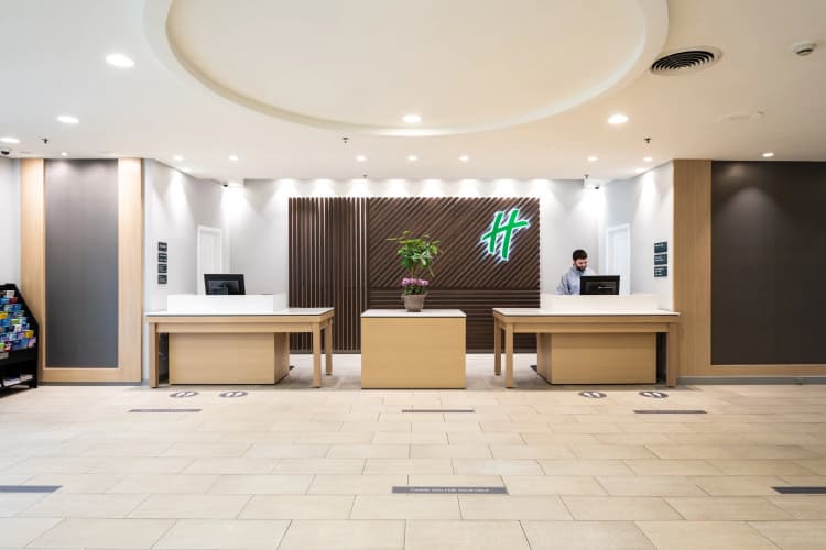 Holiday Inn Newark International Airport photo 3