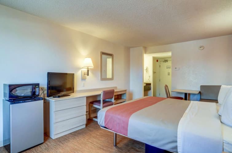 Motel 6 Denver South - South Tech Center photo 5